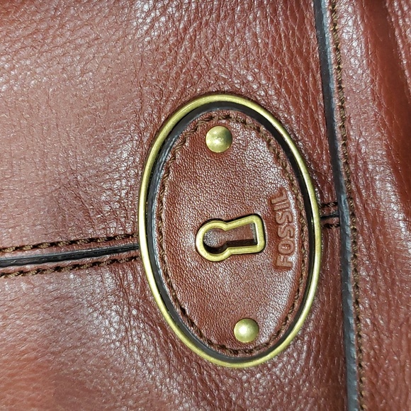 Fossil crossbody bucket style leather bag and wallet - Picture 2 of 14